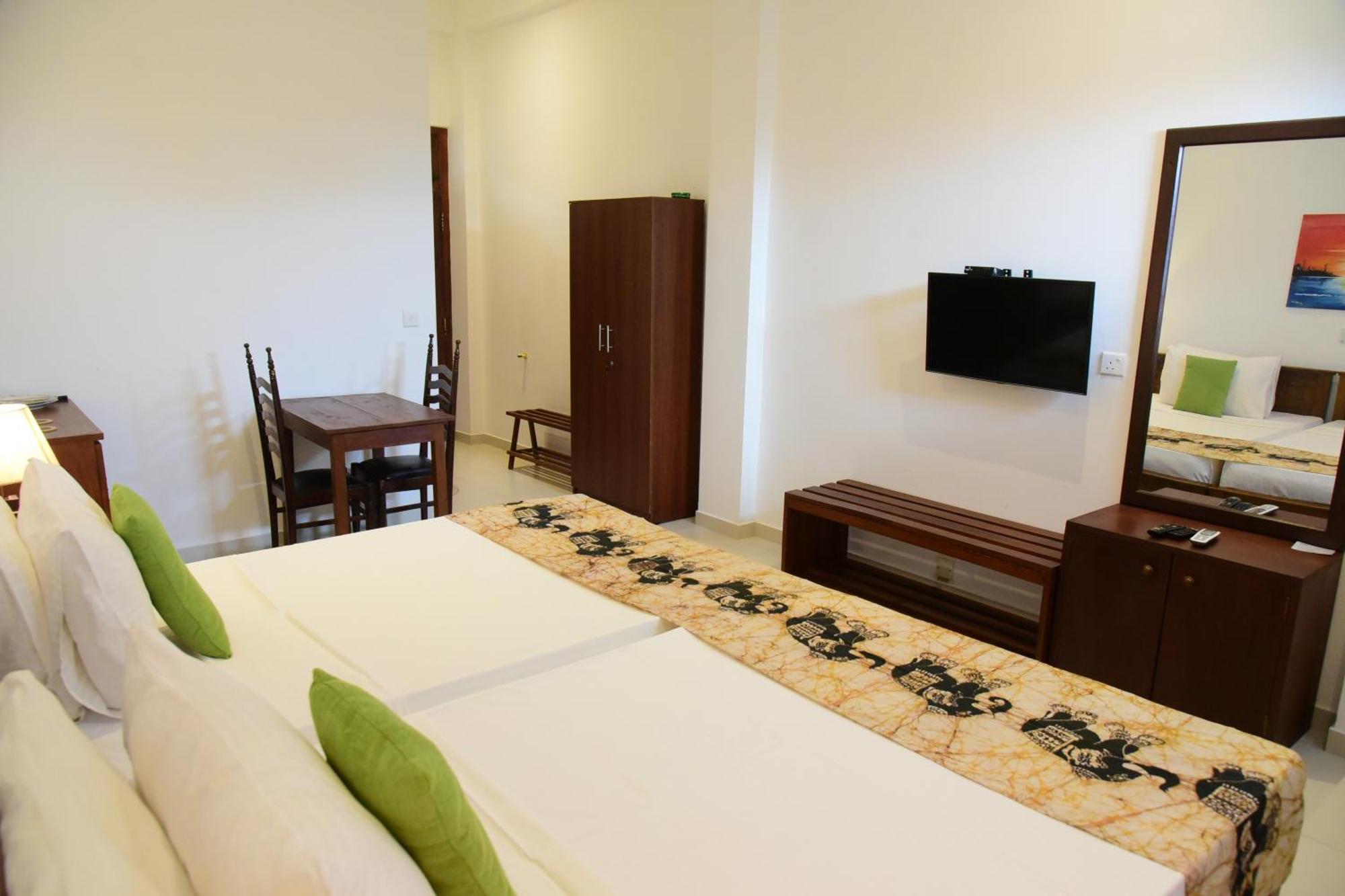 Tranquil Otel Hikkaduwa Dış mekan fotoğraf