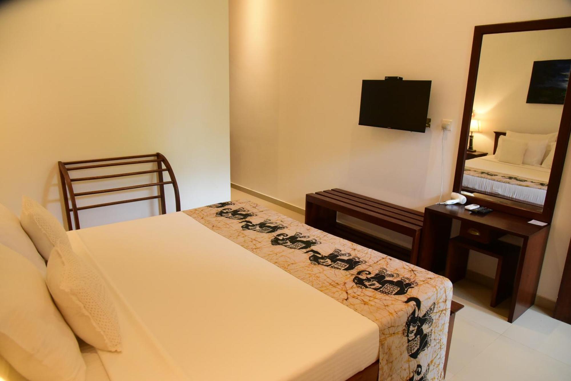 Tranquil Otel Hikkaduwa Dış mekan fotoğraf